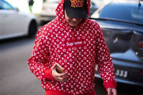 cobranding louis vuitton supreme marca ospitata
